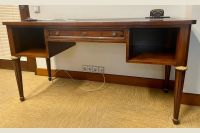 Darba galds Francesco Molon