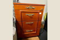 Atvilktņu bloks ar 4 atvilktnēm