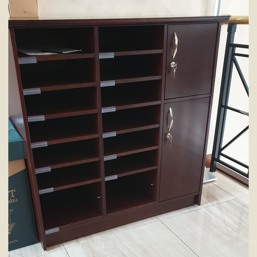 Skapīšu komplekts recepcijai (mazs)