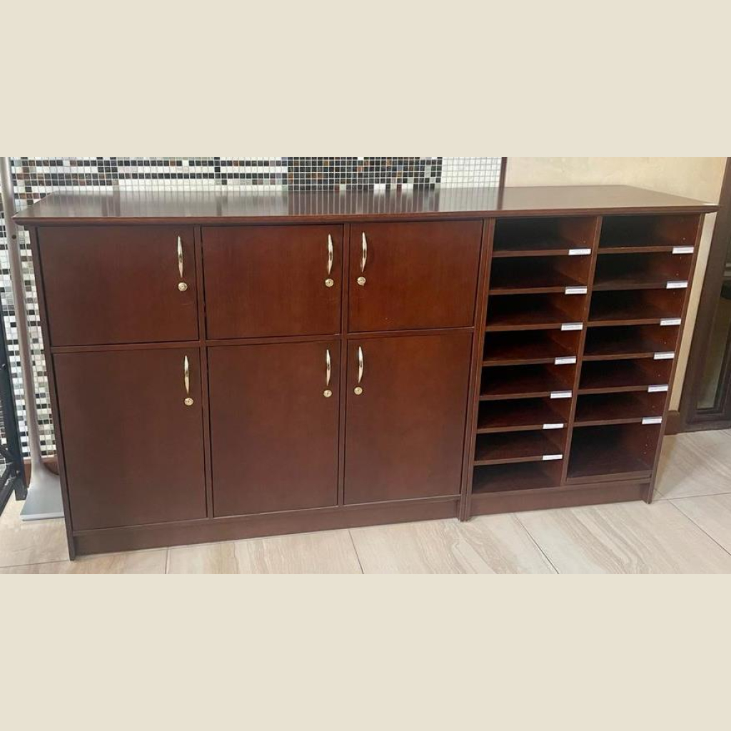 Skapīšu komplekts recepcijai (liels)