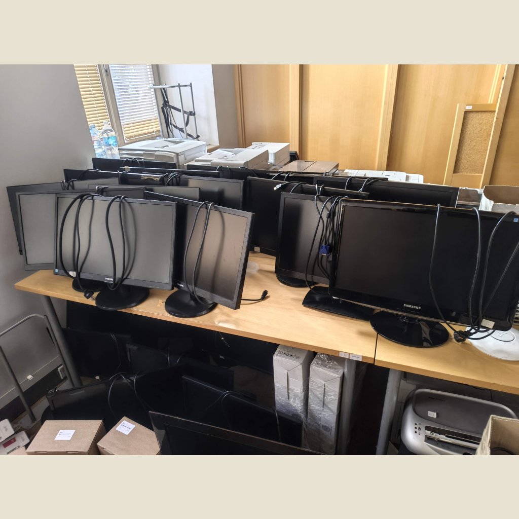 SAMSUNG SYNCMASTER SA300