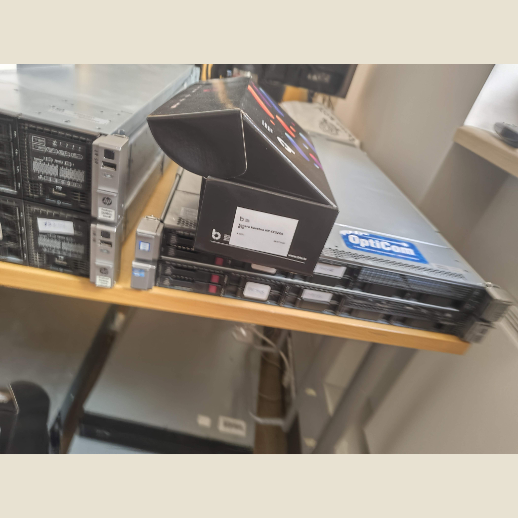 HP Server DL360 Gen9 2xCPU E5-2687Wv4, RAM 12x64Gb SSD 2x960gb, LAN 2x10G