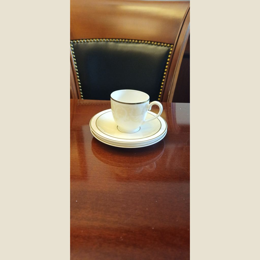 Espresso krūzīte ar 2 apakštasēm, Villeroy & Boch, sērija Ivoire